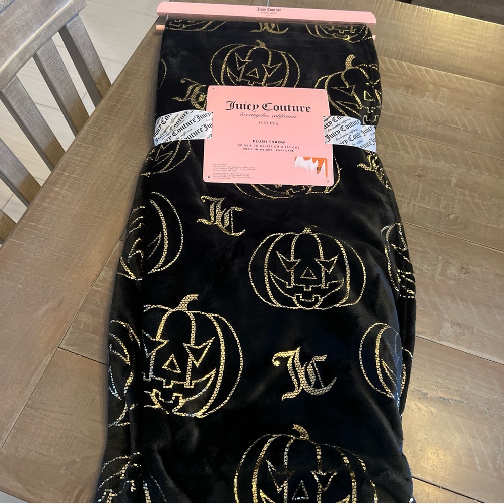 NWT Juicy Couture Halloween Black/Gold Pumkin Blanket 50inx70in